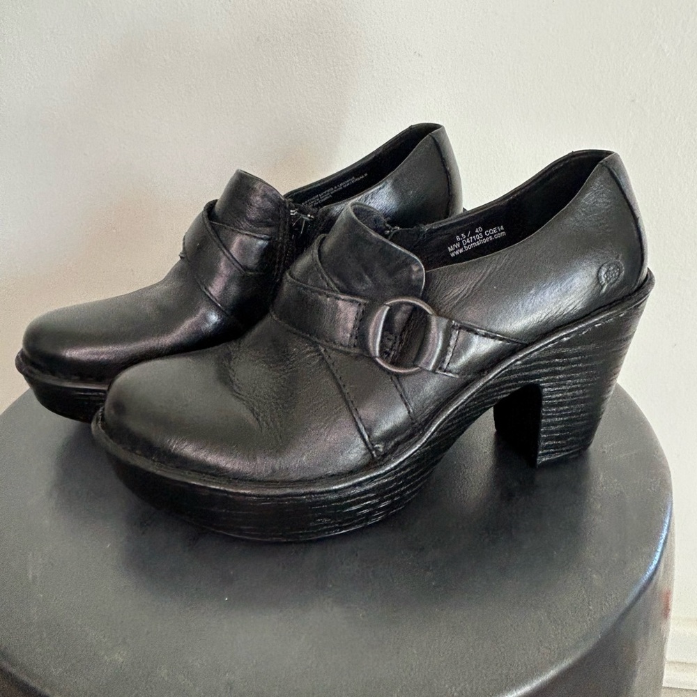 Born vintage chunky black leather bootie with silver buckles, Women’s 8.5